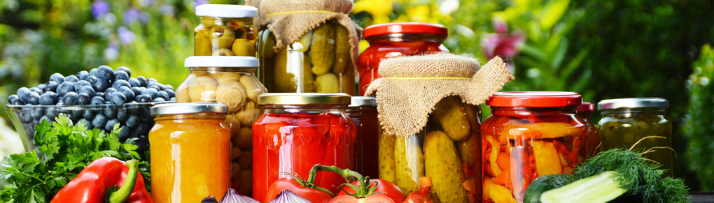 Why Gardeners Are Returning To This World War II Preserving Trick